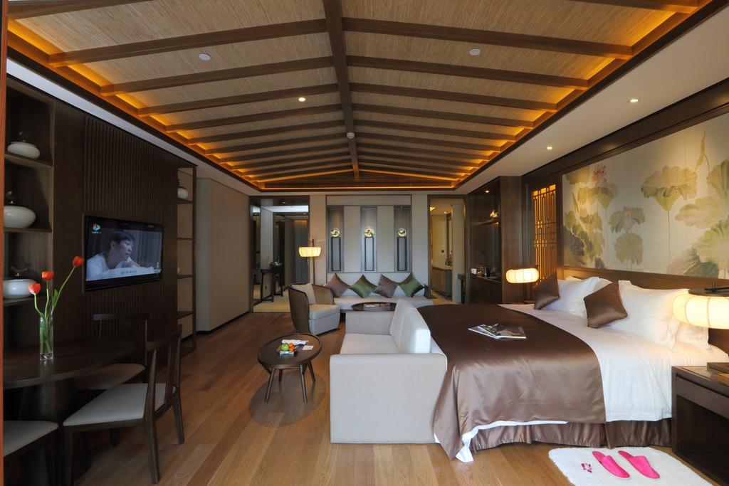 S&N Zhejiang Linhai International Hotel Chambre photo