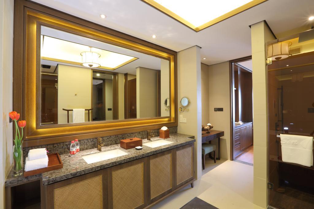 S&N Zhejiang Linhai International Hotel Chambre photo