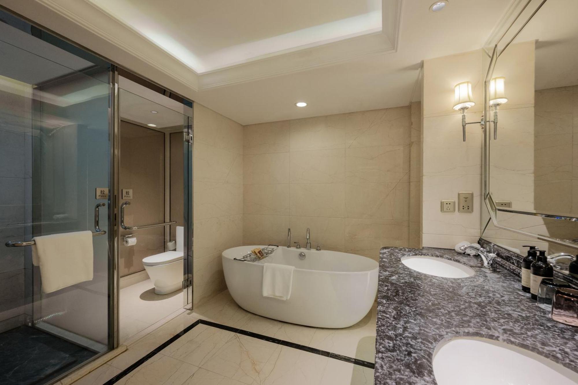 S&N Zhejiang Linhai International Hotel Extérieur photo