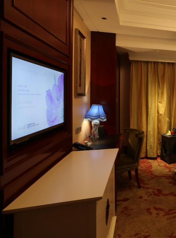 S&N Zhejiang Linhai International Hotel Extérieur photo
