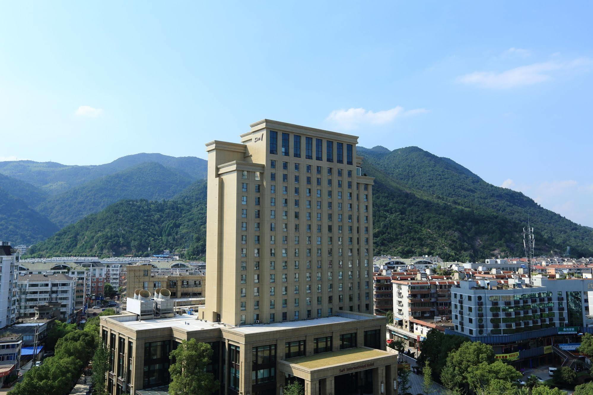 S&N Zhejiang Linhai International Hotel Extérieur photo