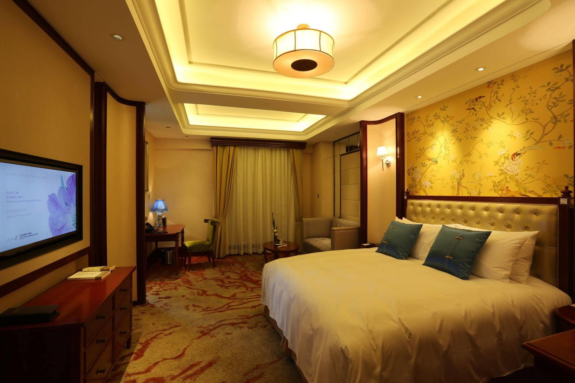 S&N Zhejiang Linhai International Hotel Extérieur photo
