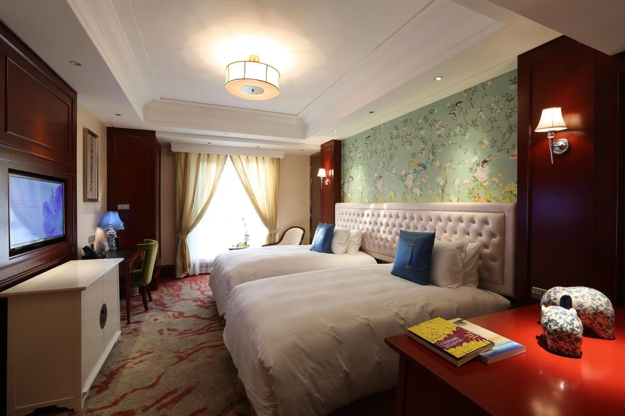 S&N Zhejiang Linhai International Hotel Extérieur photo