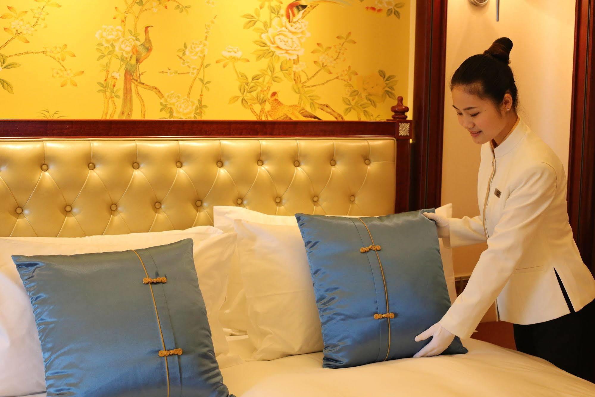 S&N Zhejiang Linhai International Hotel Extérieur photo