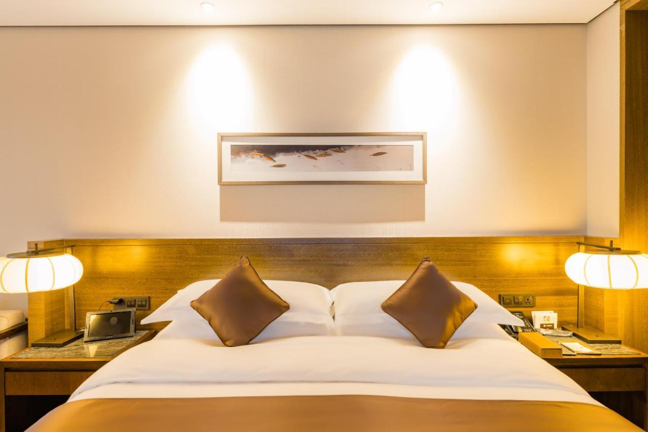 S&N Zhejiang Linhai International Hotel Extérieur photo