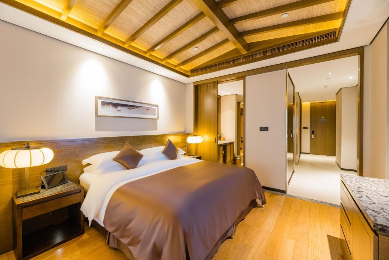S&N Zhejiang Linhai International Hotel Extérieur photo